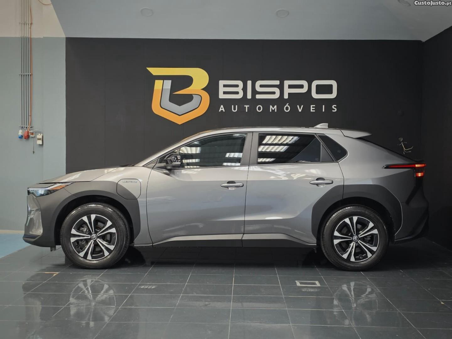 Toyota bZ4X 71,4 kWh Exclusive — fotografia 15