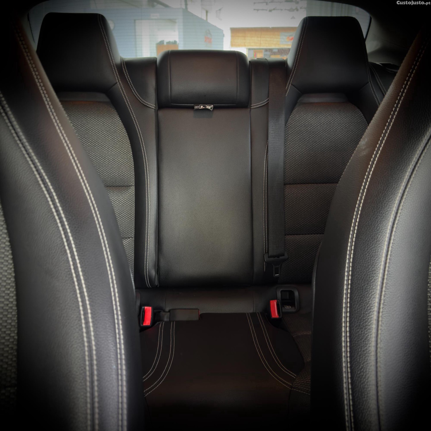 Mercedes-Benz CLA 180 180 D — fotografia 3