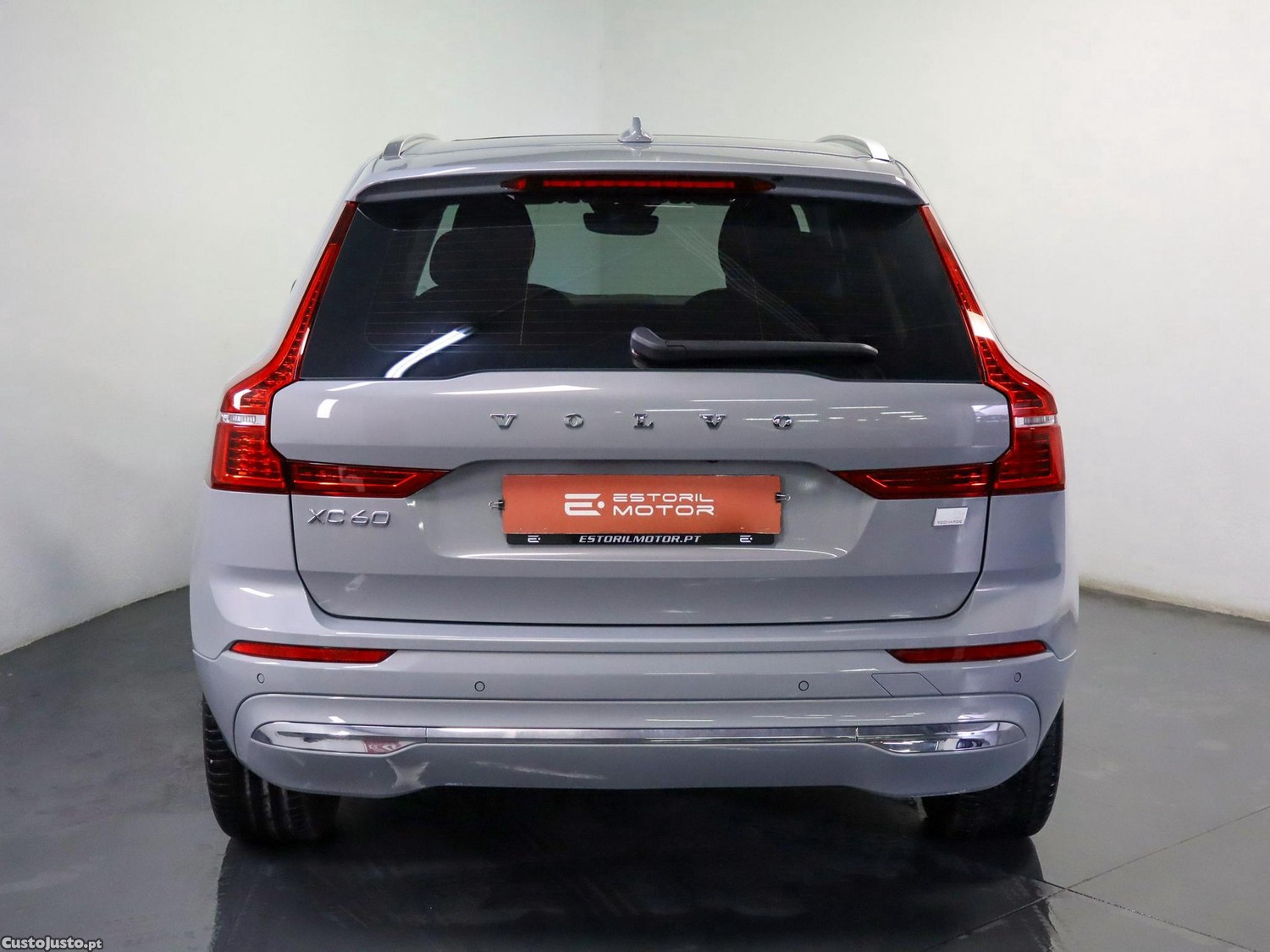 Volvo XC 60 2.0 T6 PHEV Core AWD — fotografia 22