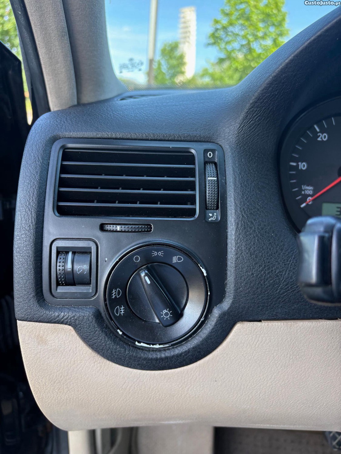 Volkswagen Jetta Automático 1.9 Tdi 90cv — fotografia 3