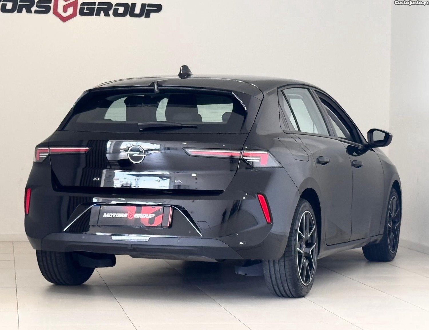 Opel Astra 1.2 T Edition — fotografia 5