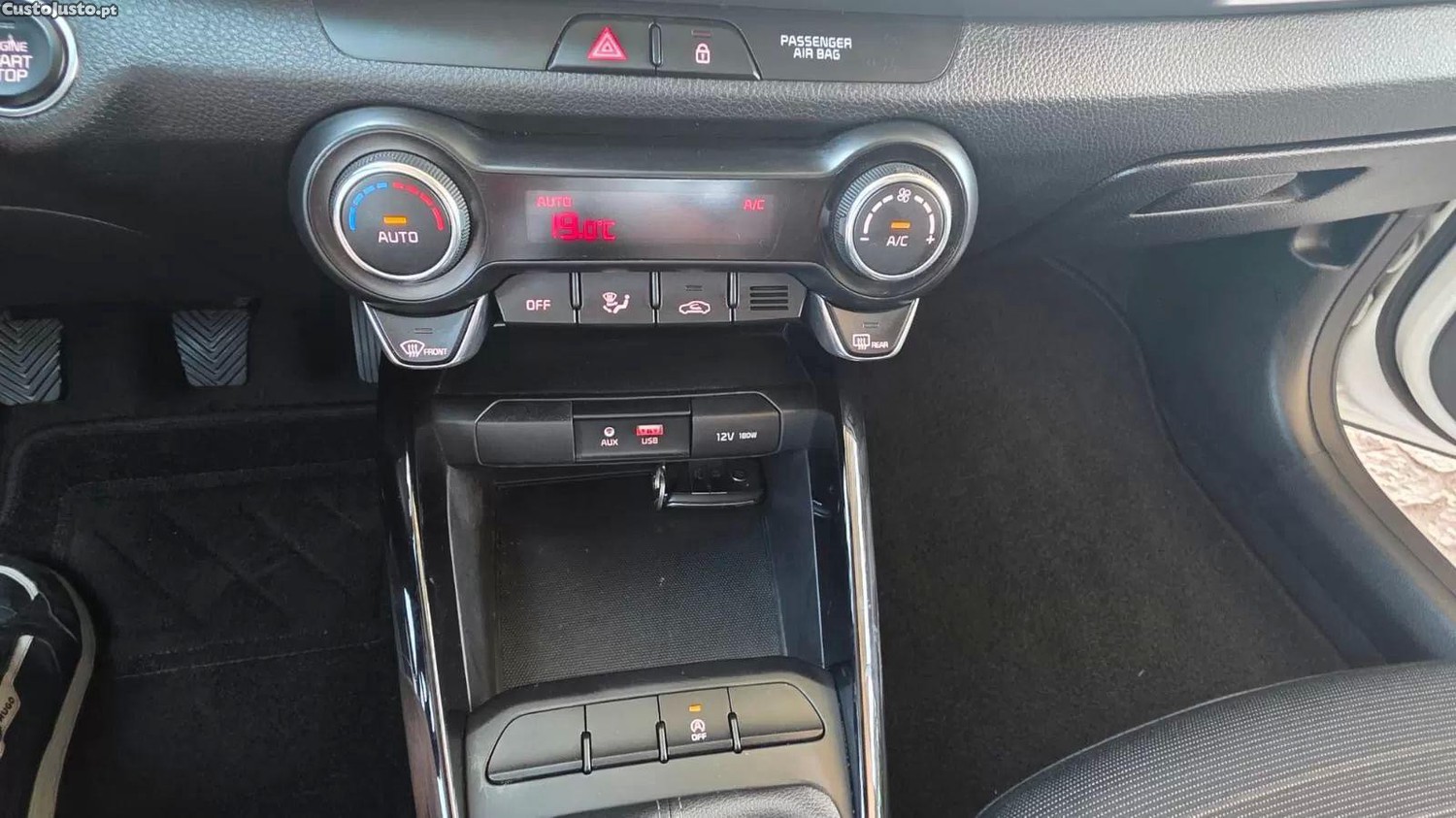 Kia Stonic 1.0 t-gdi - 120 cv — fotografia 3