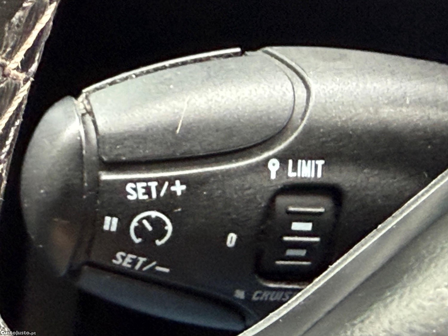 Peugeot 2008 1.6 e-HDi Allure 2-Tronic — fotografia 3