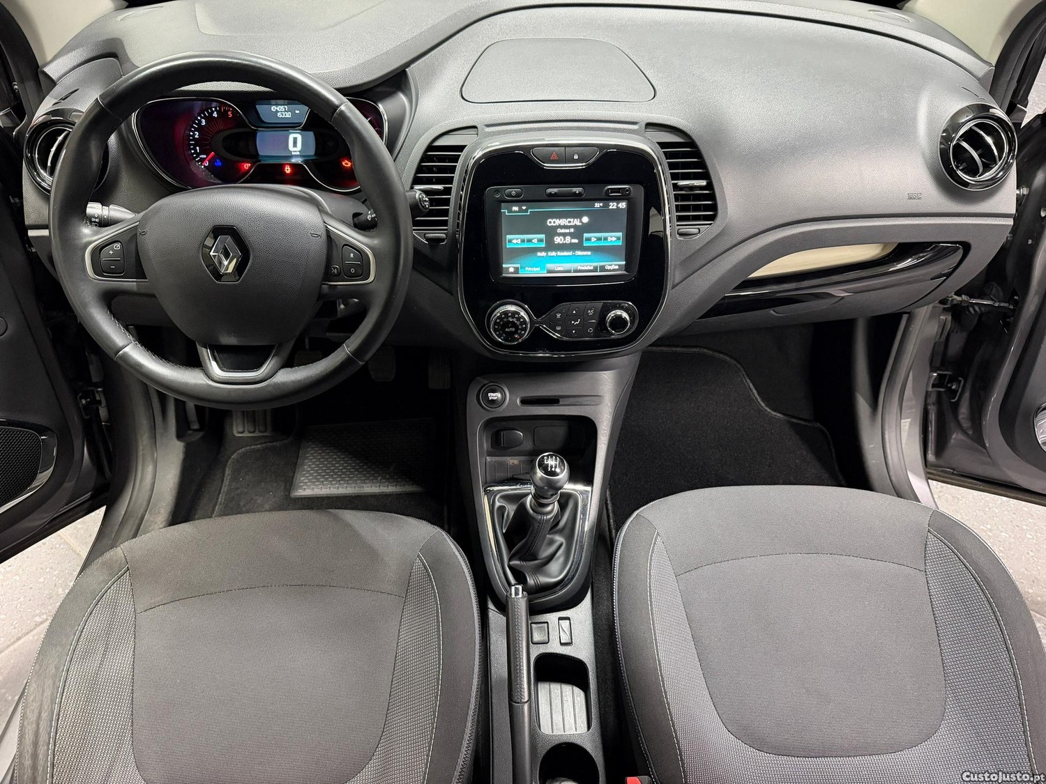 Renault Captur 1.5 dCi Exclusive — fotografia 21