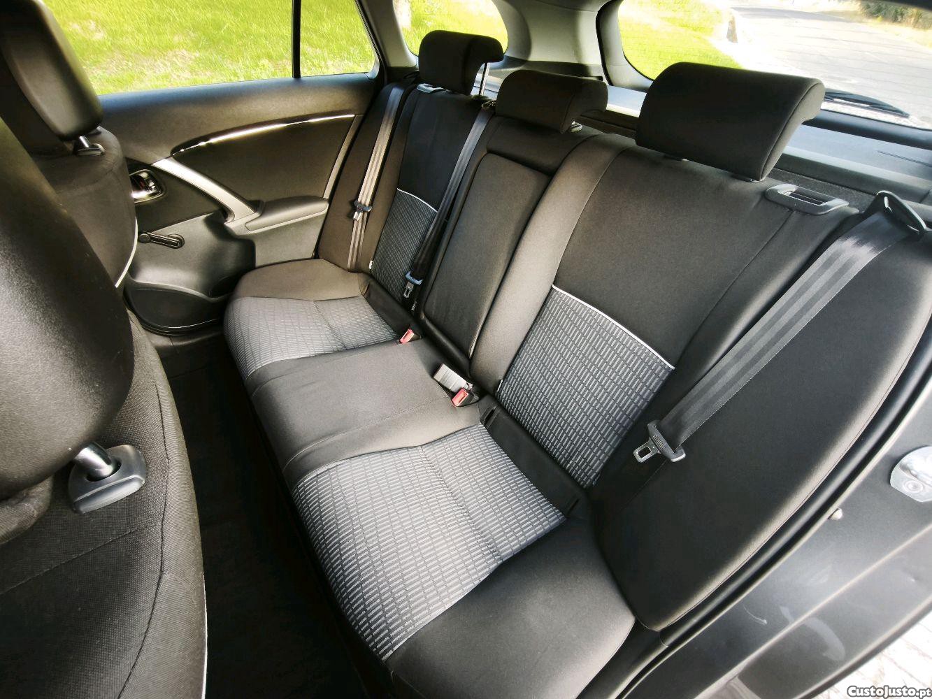 Toyota Avensis SW 2.0 D-4D 124cv — fotografia 5