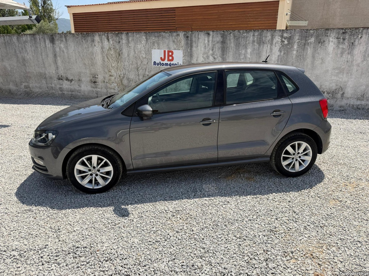 Volkswagen Polo 1.0 Confortline — fotografia 9