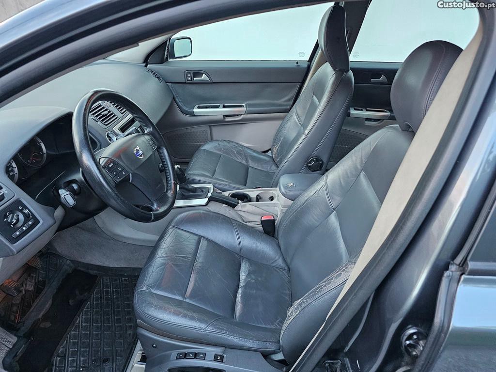 Volvo V50 2.0D 136cv 07/2004 — fotografia 6