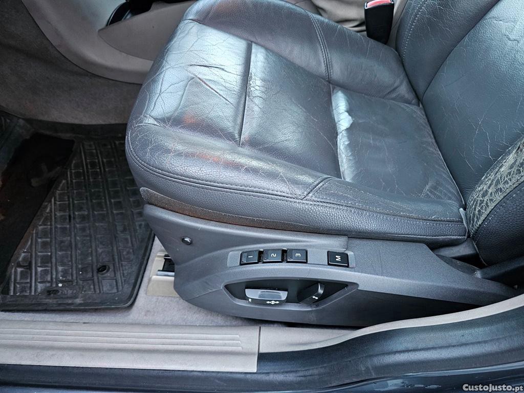 Volvo V50 2.0D 136cv 07/2004 — fotografia 4