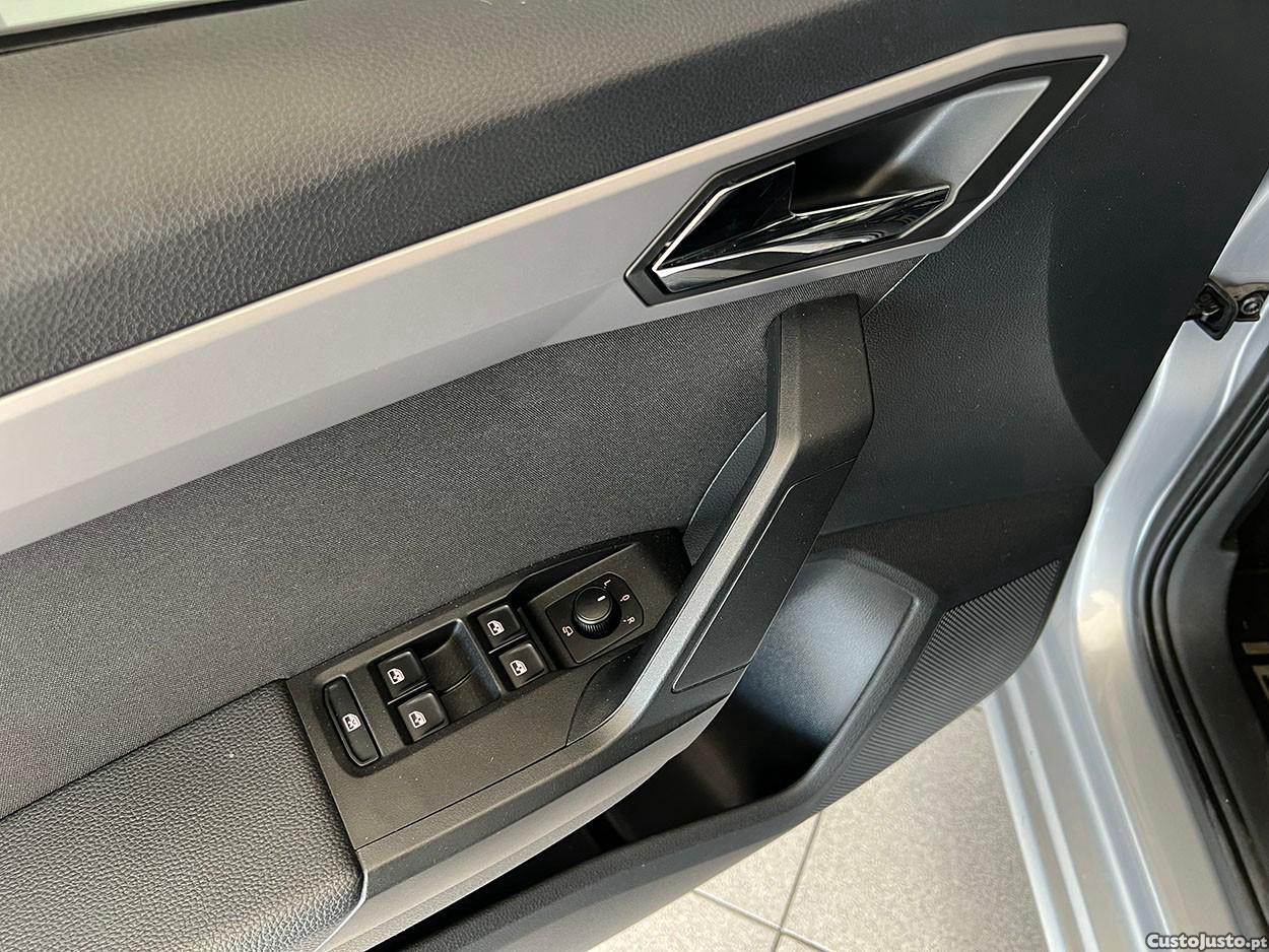 SEAT Ibiza 1.0 TSI FR — fotografia 4