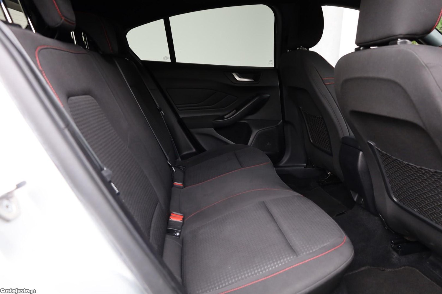 Ford Focus 1.0 EcoBoost MHEV ST-Line Aut. — fotografia 2