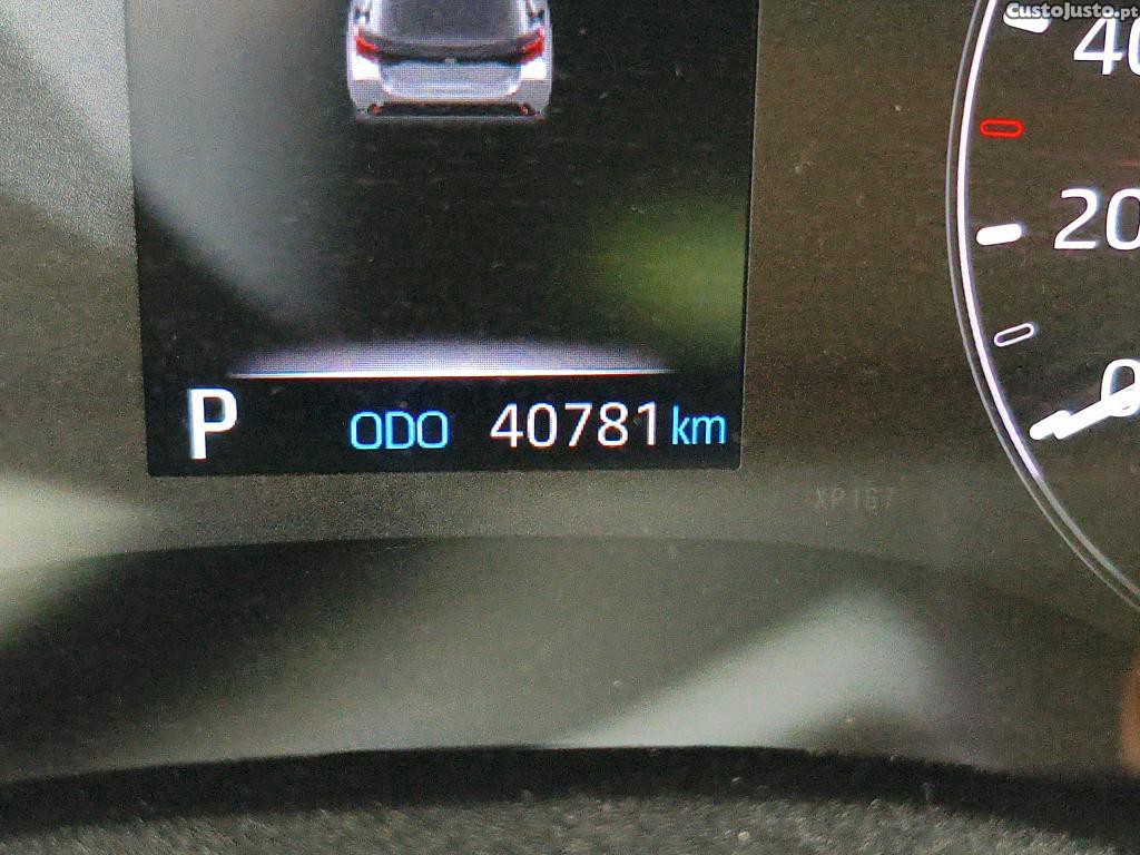 Toyota Yaris 1.5 HDF Comfort Auto 115cv — fotografia 17