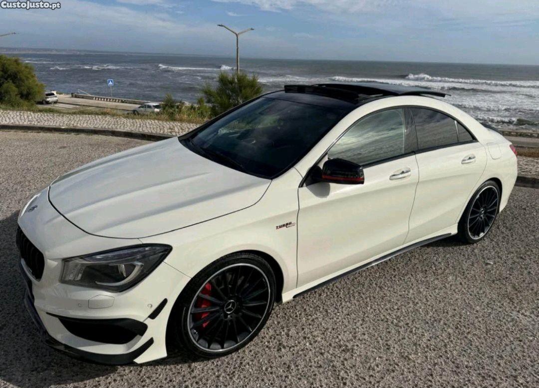Mercedes-Benz CLA 45 AMG pack night — fotografia 5