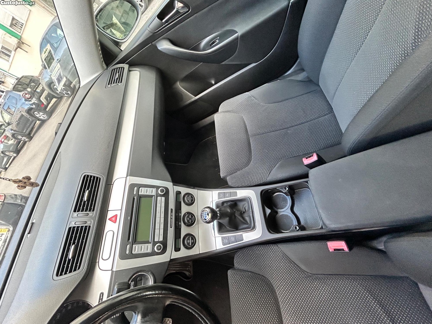 Volkswagen Passat 2.0 TDi 140cv ConfortLine — fotografia 3