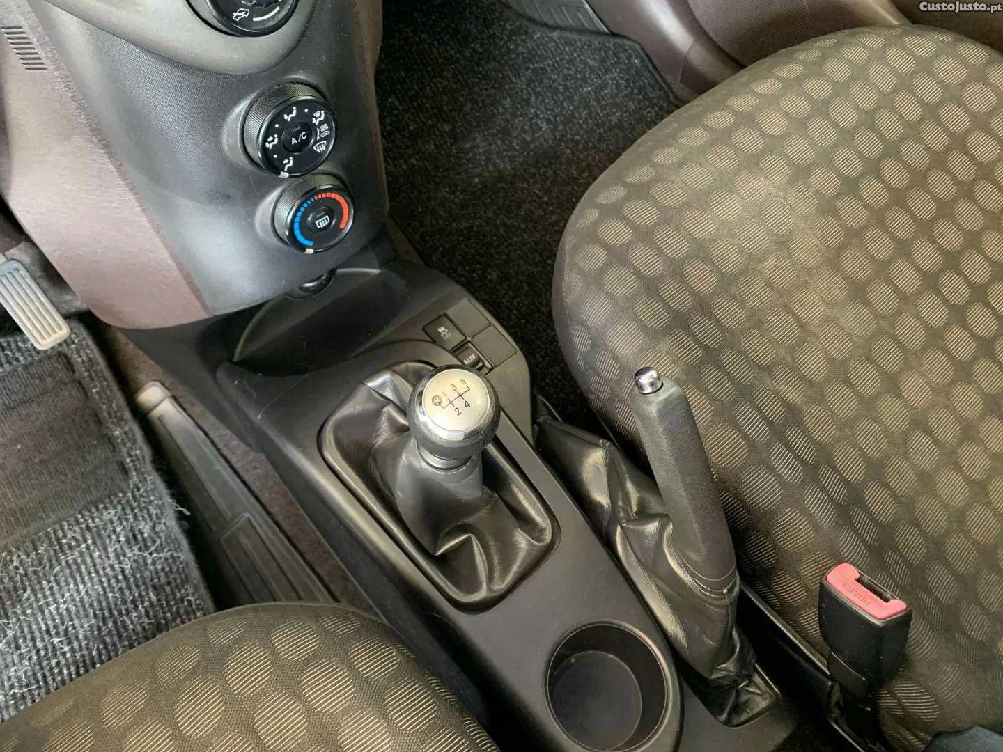 Toyota iQ 1.0 vvt-i — fotografia 8