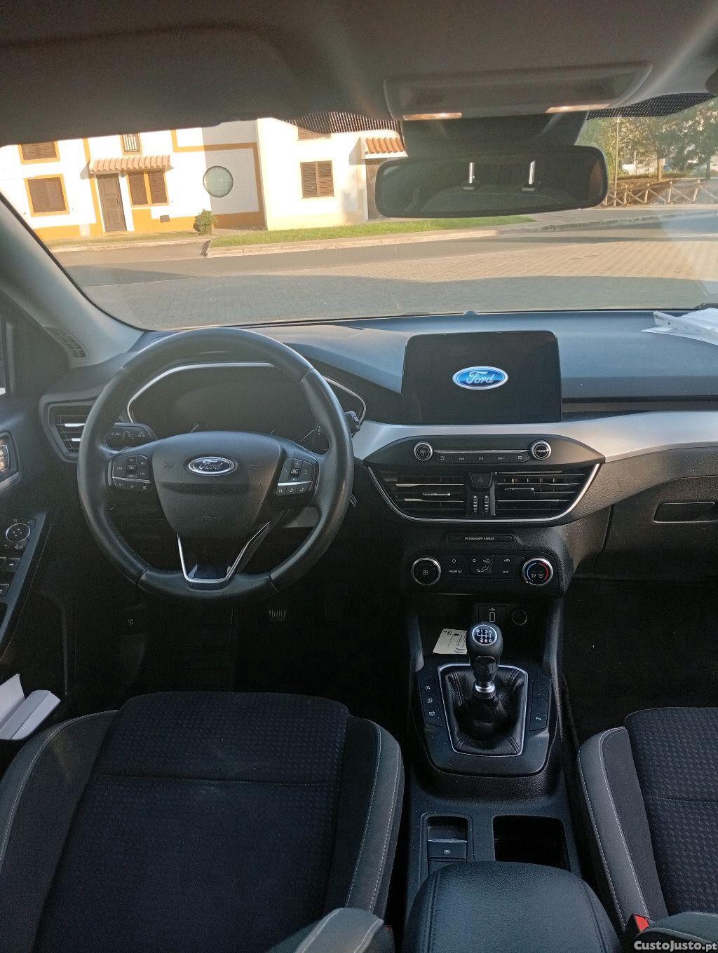 Ford Focus 1.5 — fotografia 4