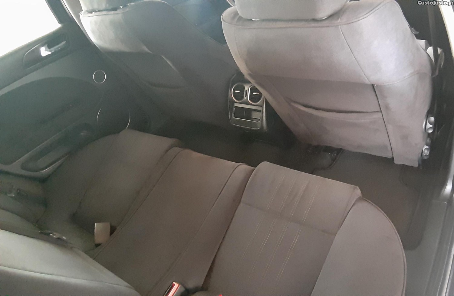 Alfa Romeo 159 Sportwagon Distinctive 1.9 JTDm 16V 150 CV — fotografia 8
