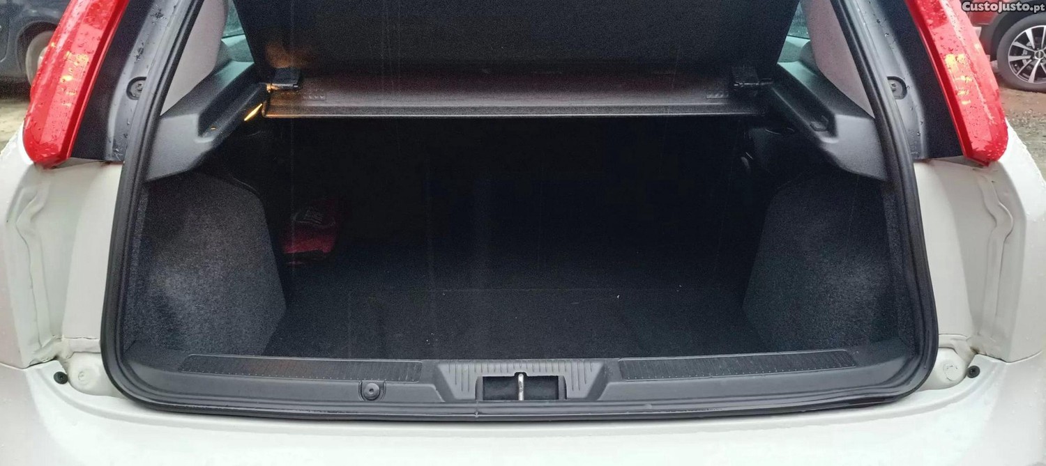 Fiat Punto 1.3 m-jet easy s&s — fotografia 2