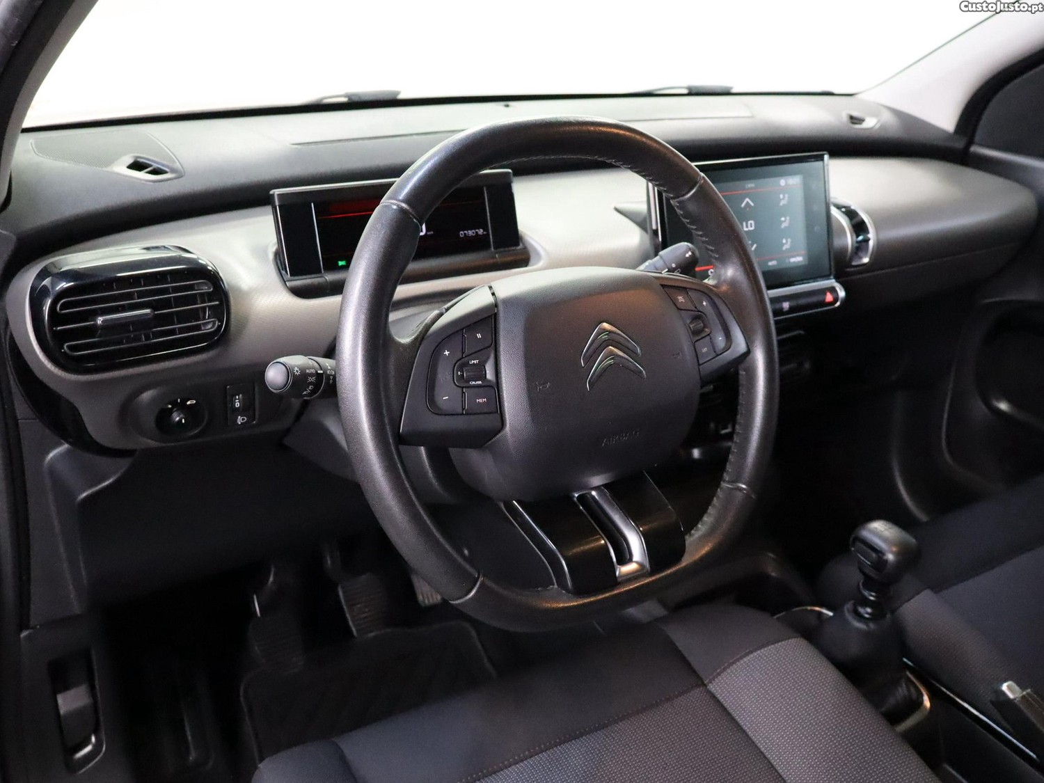 Citroën C4 Cactus 1.5 BlueHDi Shine — fotografia 13