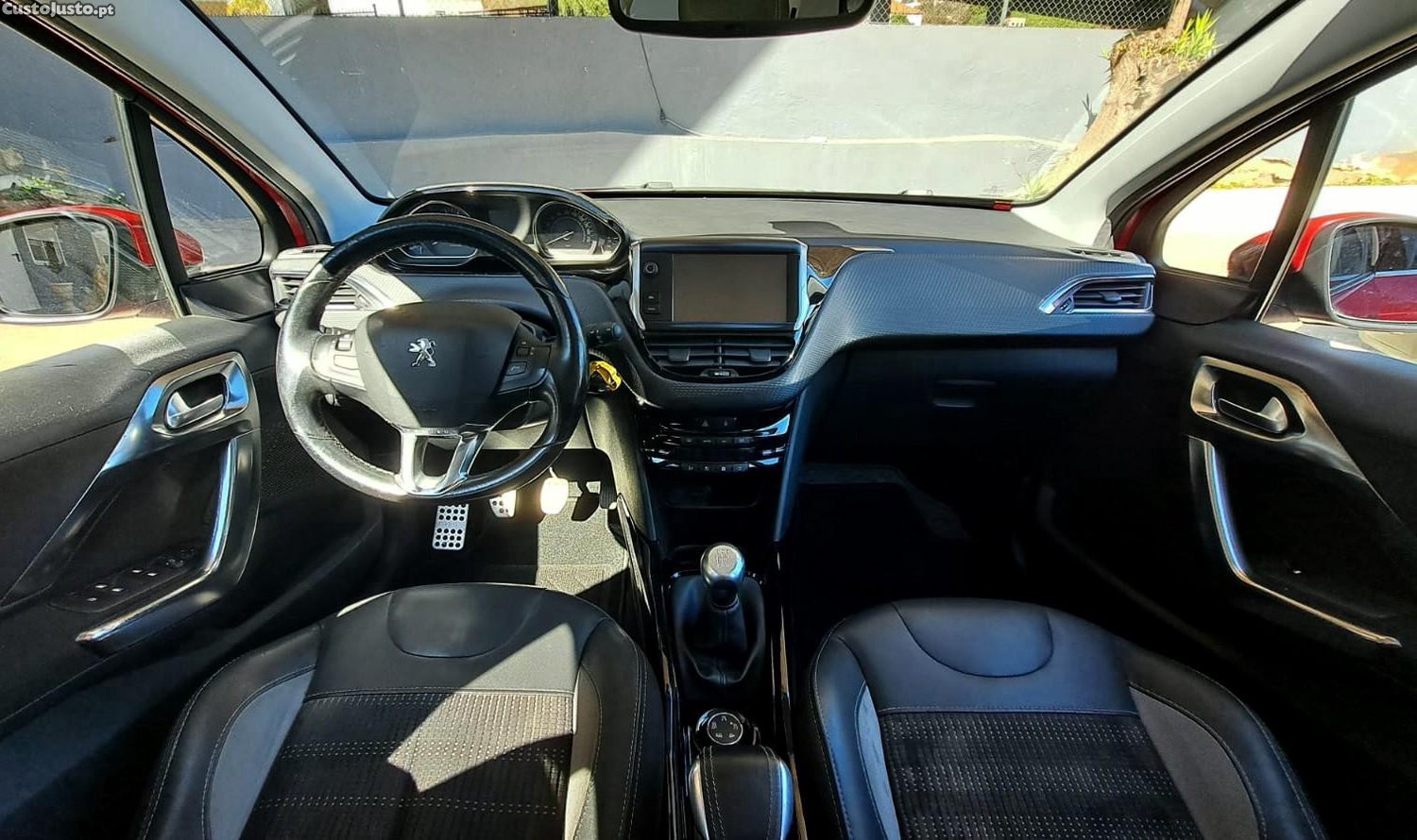 Peugeot 2008 1.2 PureTech Allure — fotografia 9