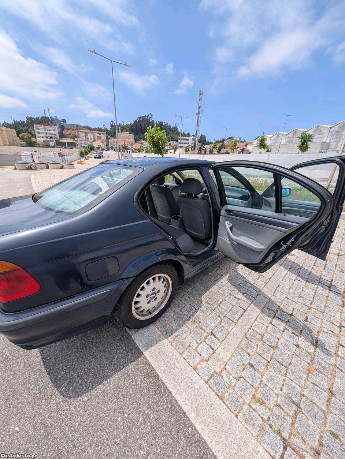 BMW 320 D — fotografia 8