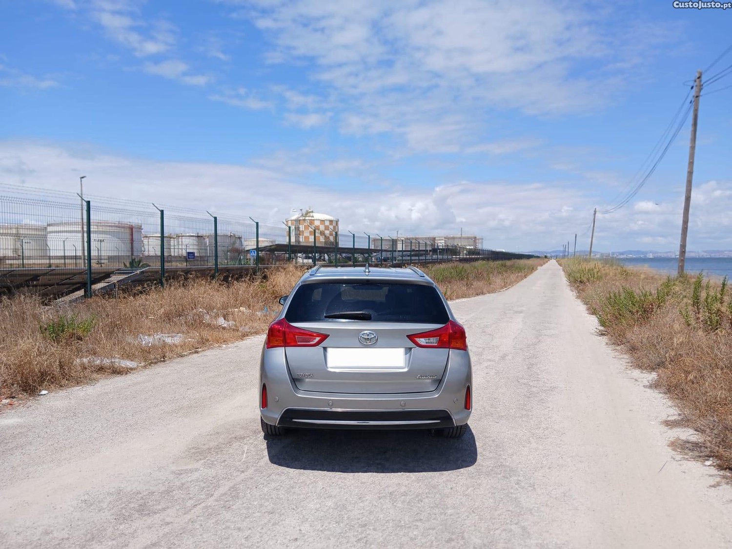 Toyota Auris TOURING SPORTS — fotografia 9