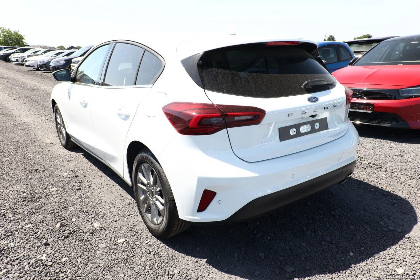 Ford Focus 1.0 EcoBoost S&S TITANIUM X — fotografia 7