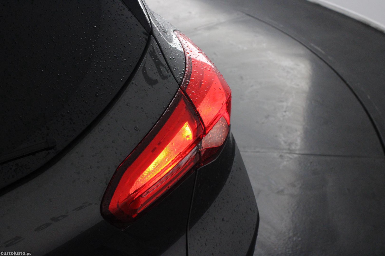 Ford Focus 1.0 ECOBOOST ST-LINE — fotografia 2