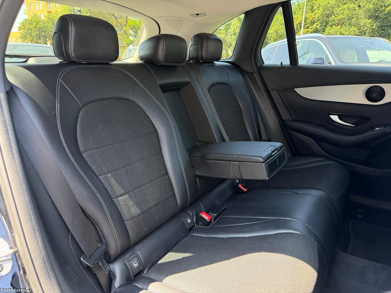 Mercedes-Benz GLC 300 de 4Matic — fotografia 8