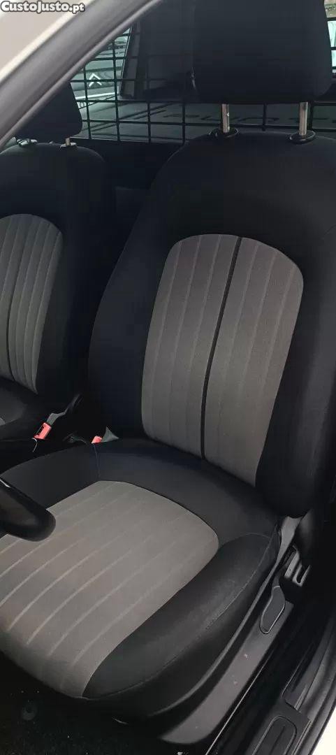 Fiat Punto 1.3 m-jet easy s&s — fotografia 10
