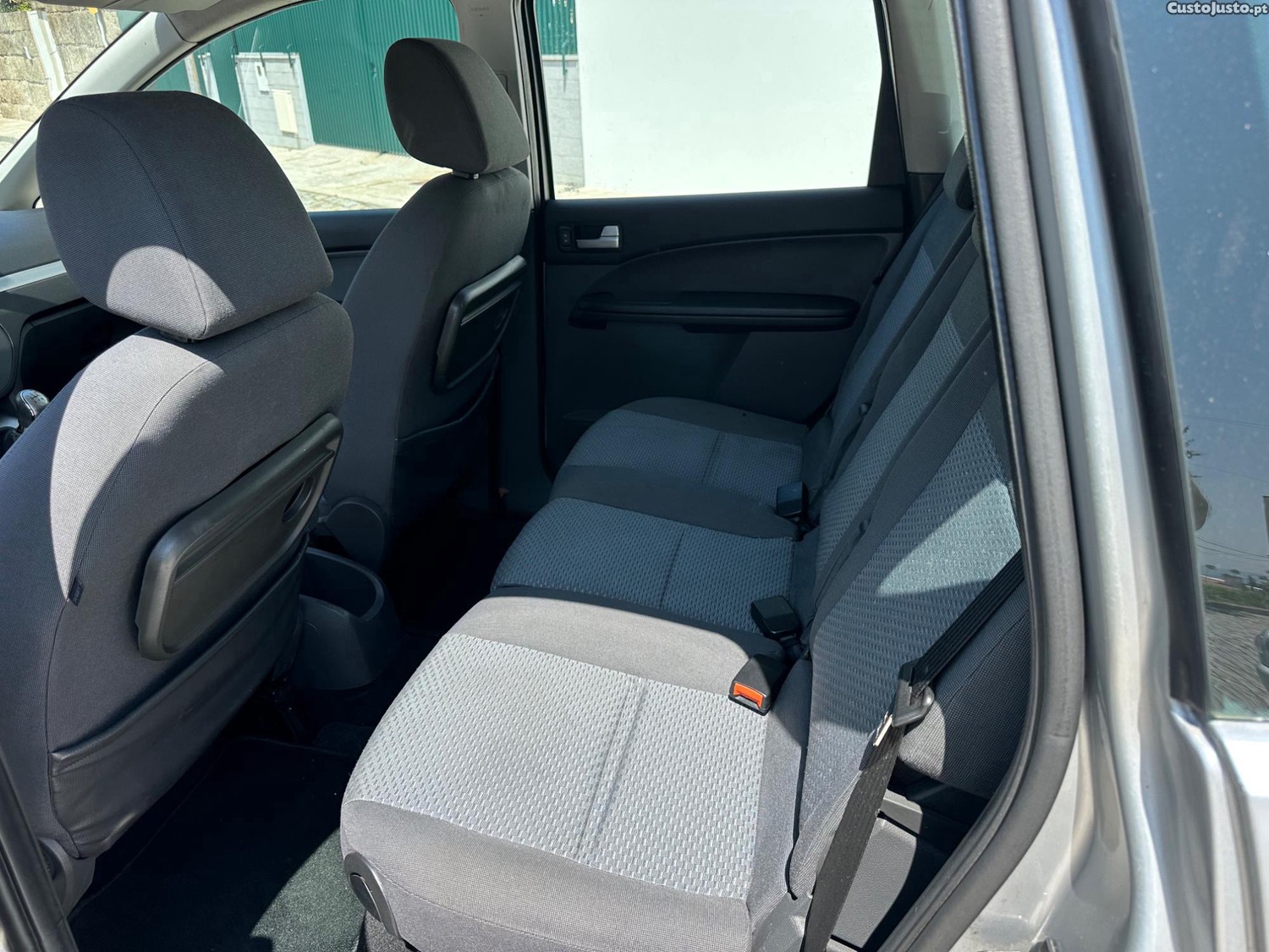 Ford C-Max 1.6 TDCI — fotografia 4
