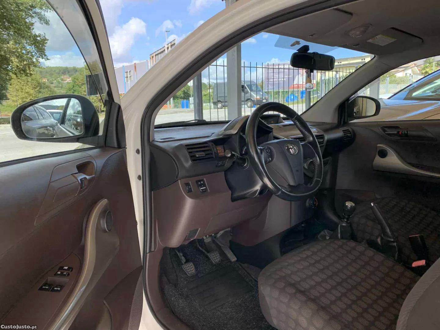 Toyota iQ 1.0 vvt-i — fotografia 7