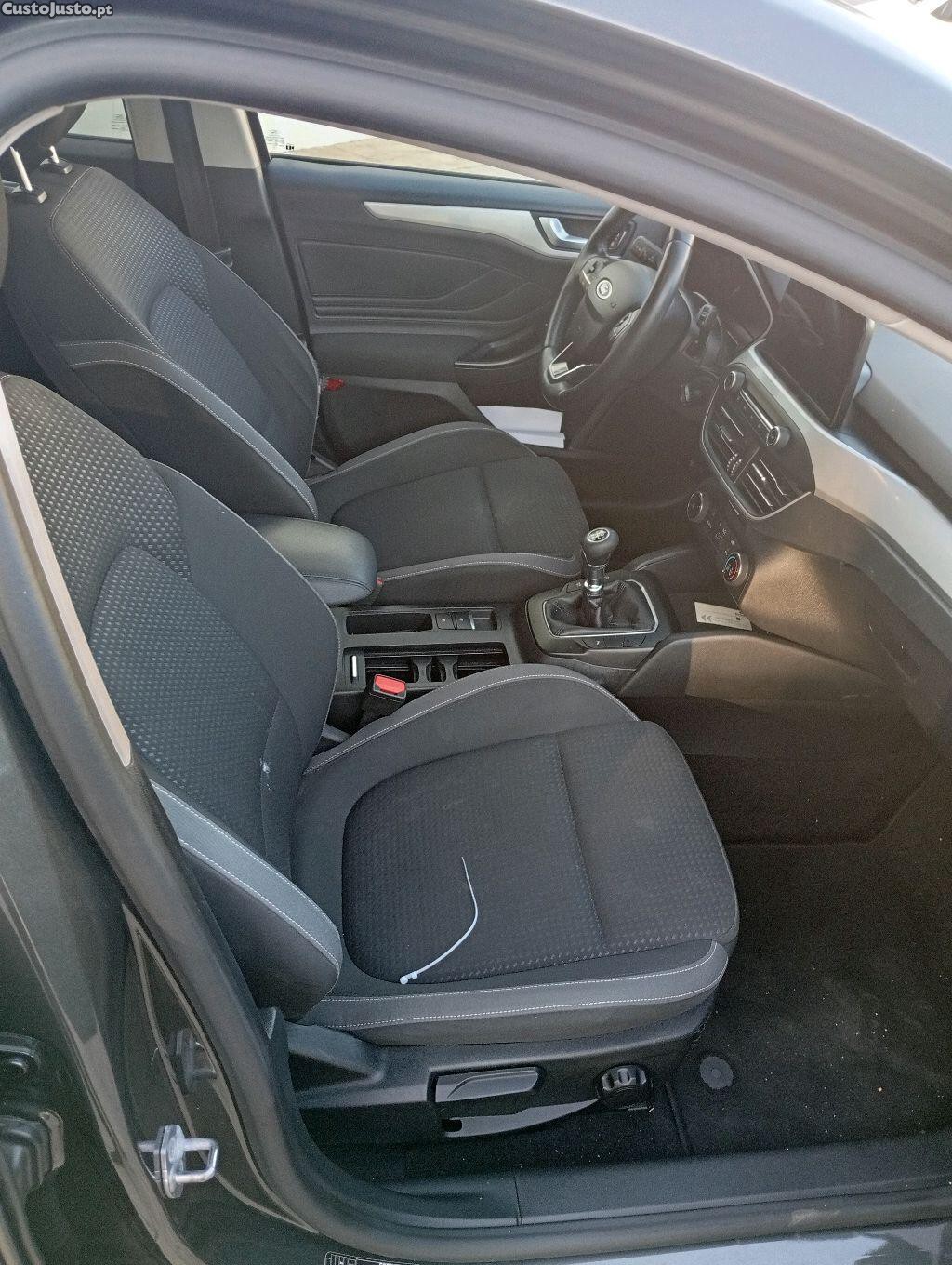 Ford Focus 1.5 — fotografia 2
