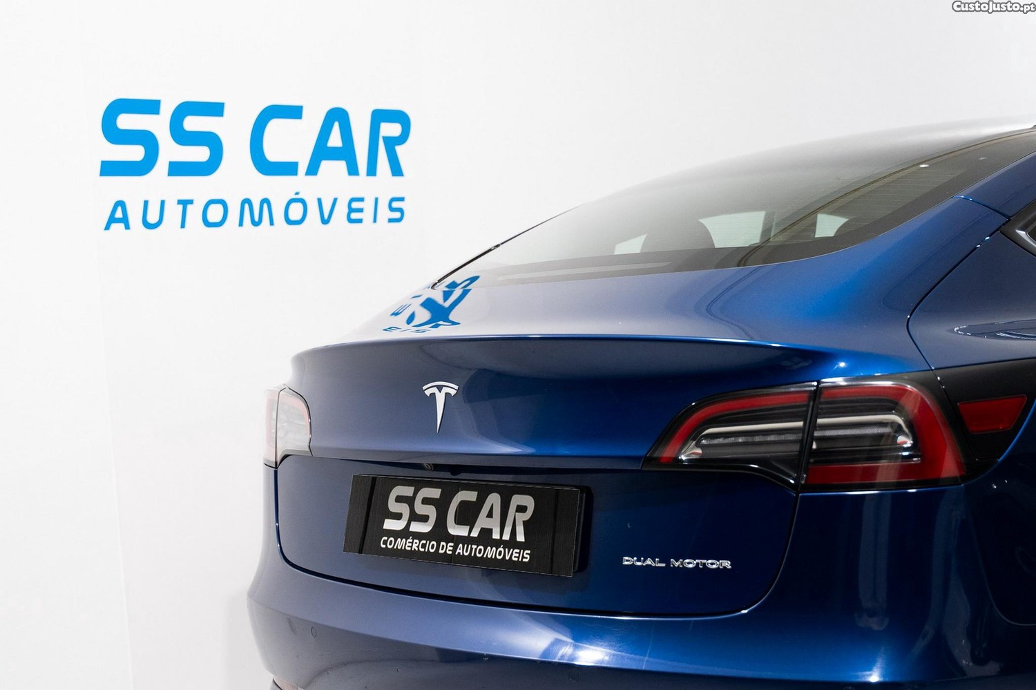 Tesla Model 3 Long-Range Dual Motor AWD — fotografia 17