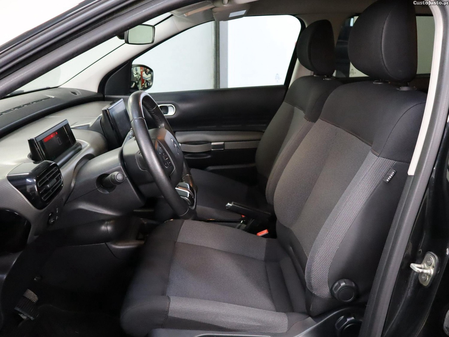 Citroën C4 Cactus 1.5 BlueHDi Shine — fotografia 12