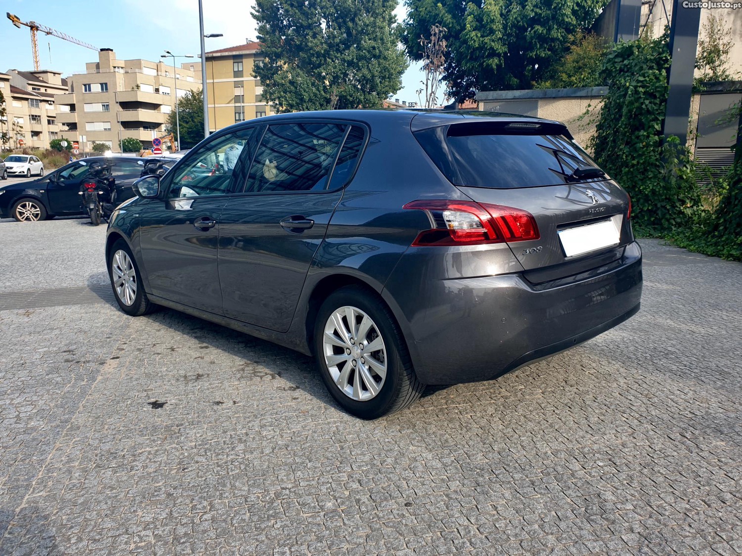 Peugeot 308 1.5 BlueHDi Style — fotografia 11