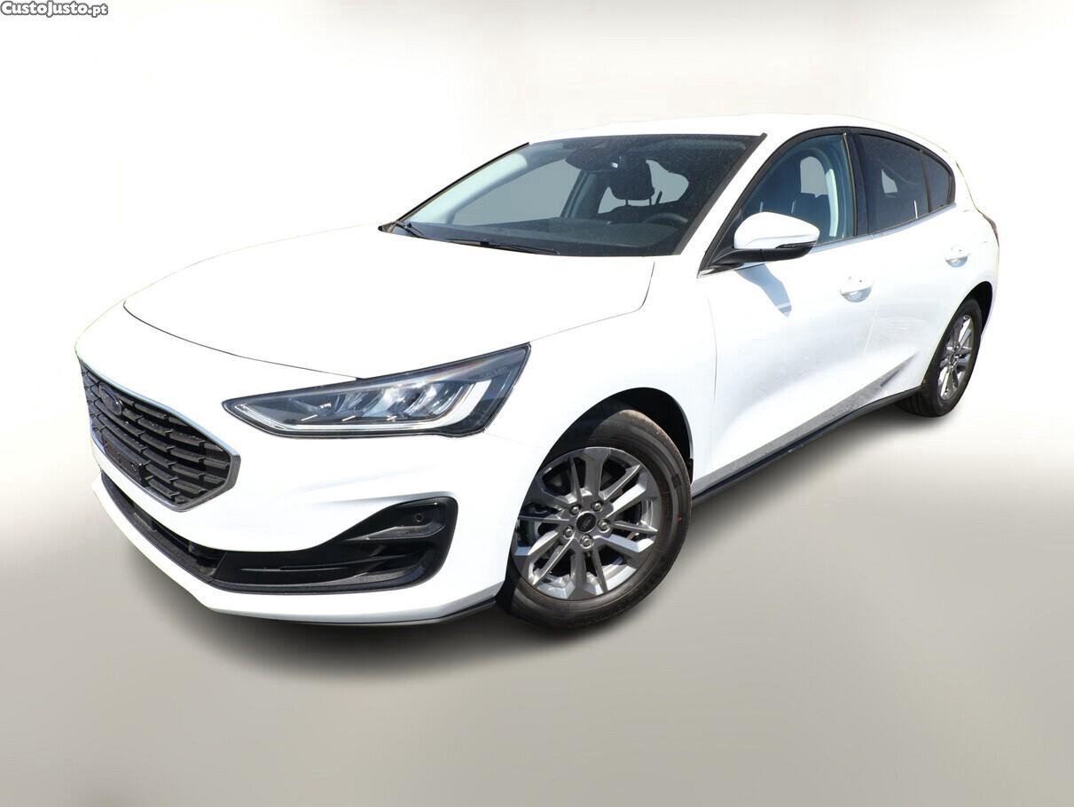 Ford Focus 1.0 EcoBoost S&S TITANIUM X — fotografia 10