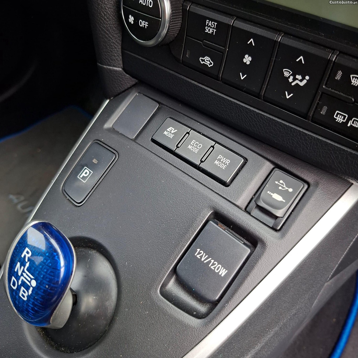 Toyota Auris 1.8 HSD Exclusive — fotografia 7