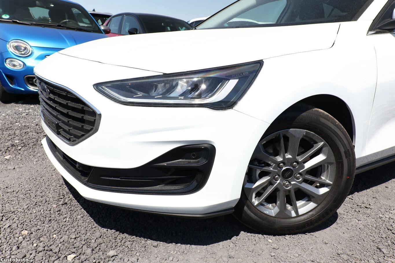 Ford Focus 1.0 EcoBoost S&S TITANIUM X — fotografia 6