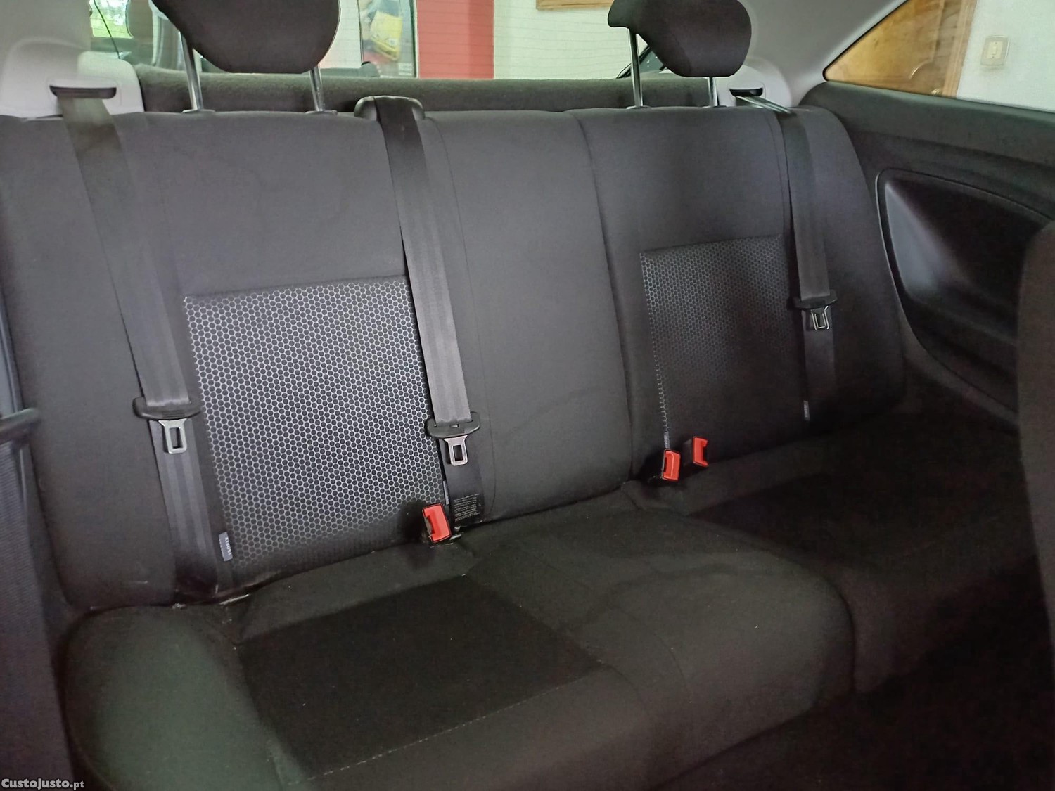 SEAT Ibiza 1.6 TdiFR Viatura Nacional — fotografia 5