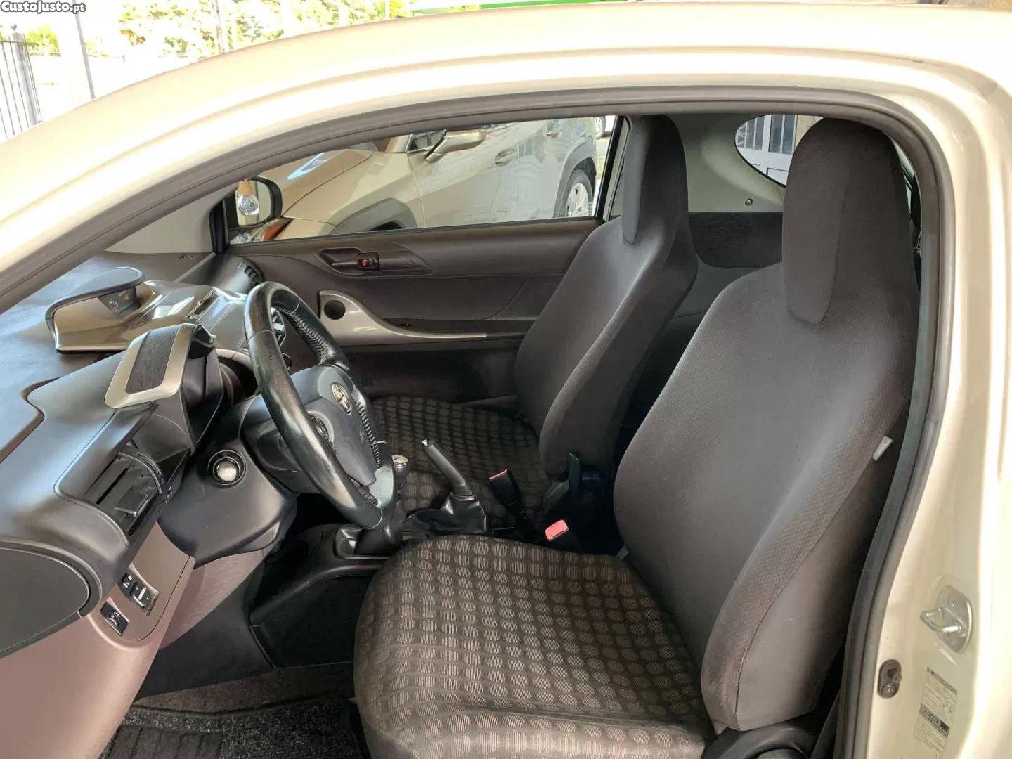 Toyota iQ 1.0 vvt-i — fotografia 5