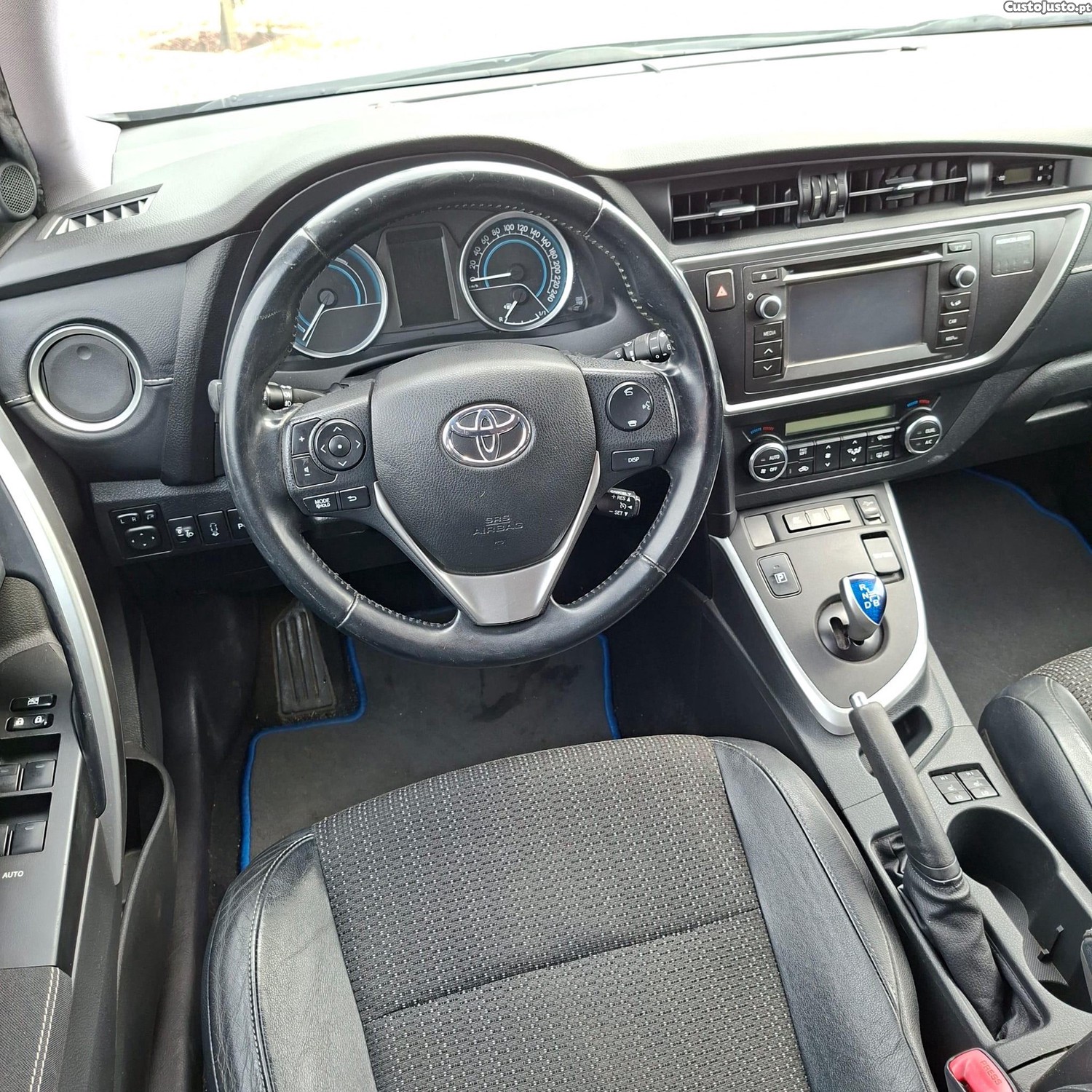 Toyota Auris 1.8 HSD Exclusive — fotografia 14