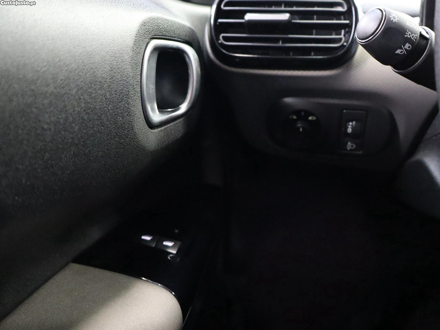 Citroën C4 Cactus 1.5 BlueHDi Shine — fotografia 7