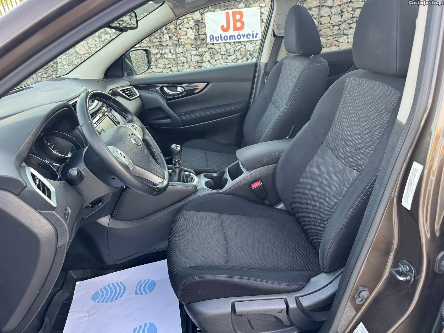 Nissan Qashqai 1.5 dCi N-Connecta 18 — fotografia 9