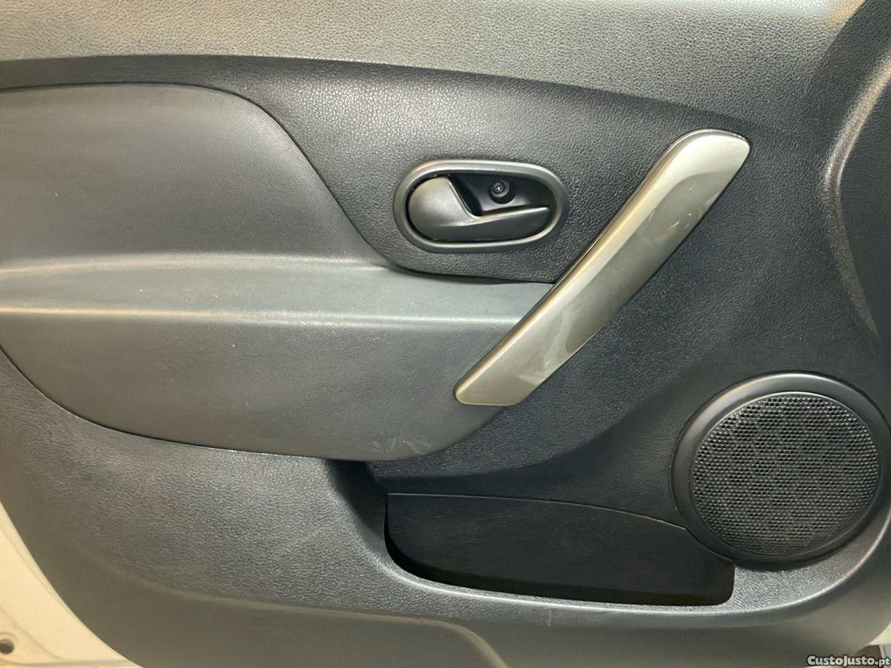 Dacia Sandero 0.9 TCe — fotografia 4