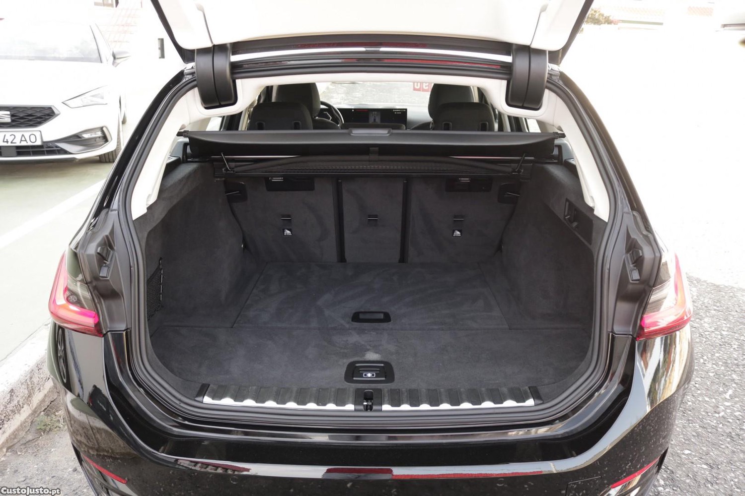 BMW 318 d Touring Auto 150cv — fotografia 45