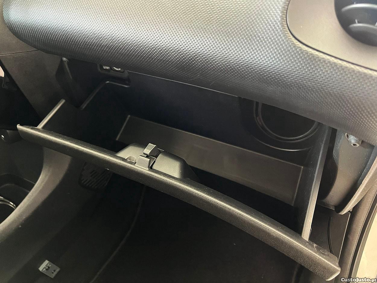 Citroën C1 1.0 VTi Feel S&S — fotografia 3