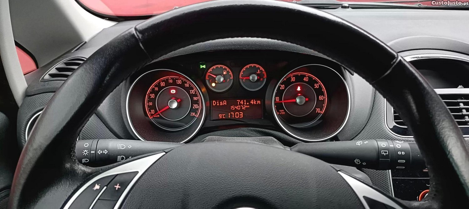 Fiat Punto 1.3 m-jet easy s&s — fotografia 13