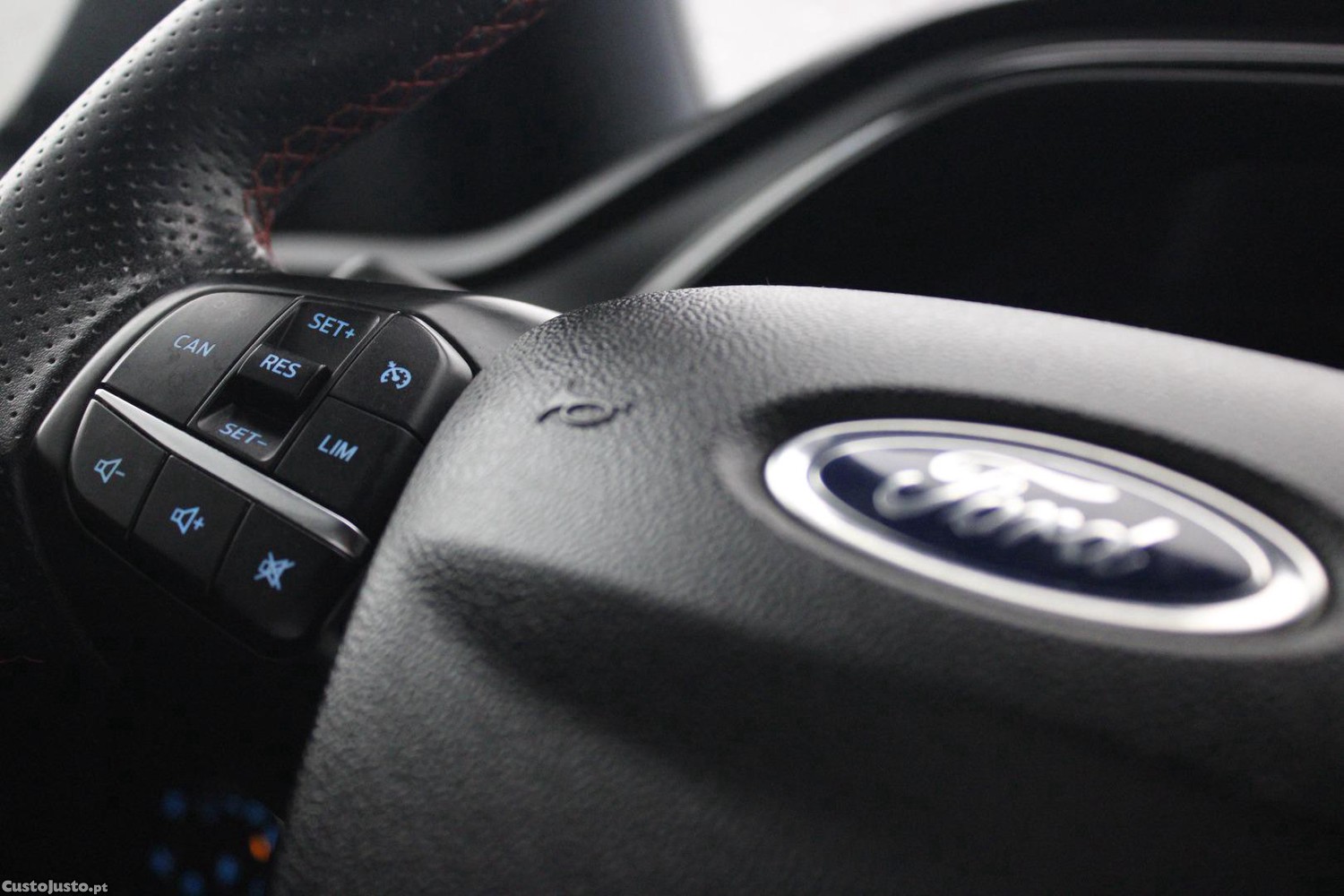 Ford Focus 1.0 ECOBOOST ST-LINE — fotografia 27