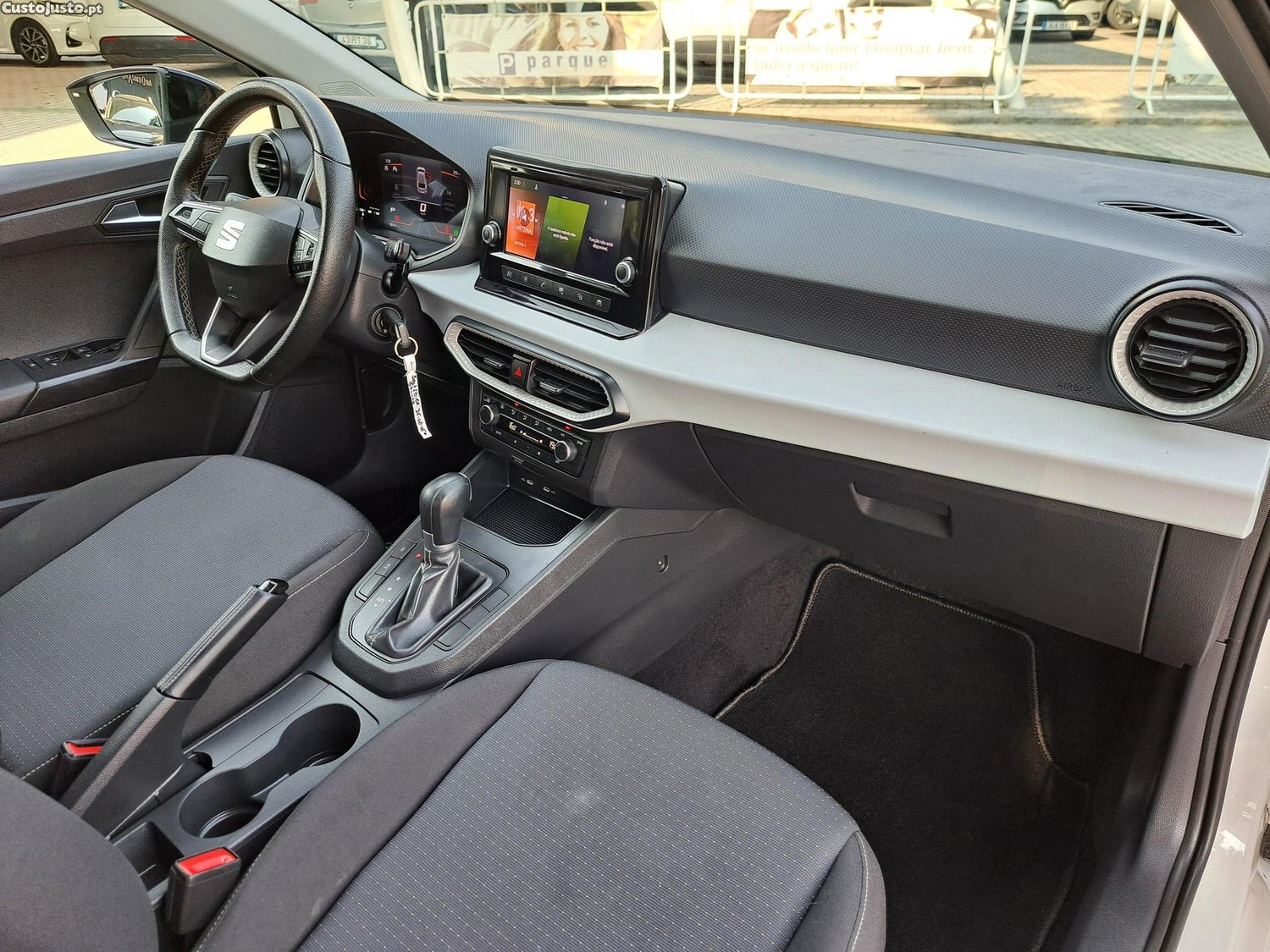 SEAT Ibiza 1.0 TSI Style Plus DSG — fotografia 8
