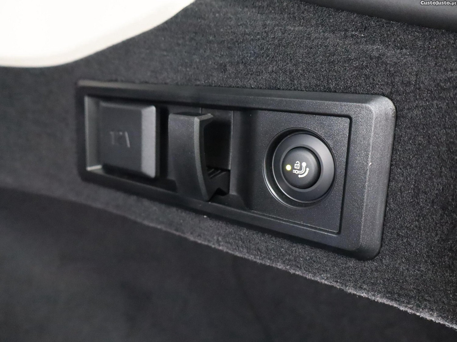 BMW i4 eDrive40 — fotografia 4